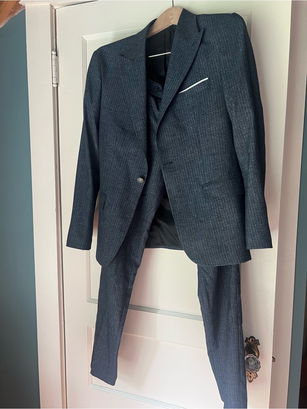 Mens’ suit
